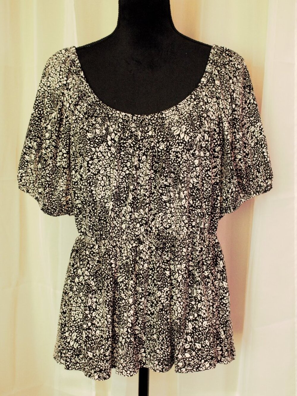 Terra & Sky peplum blouse, B&W, size 14W
